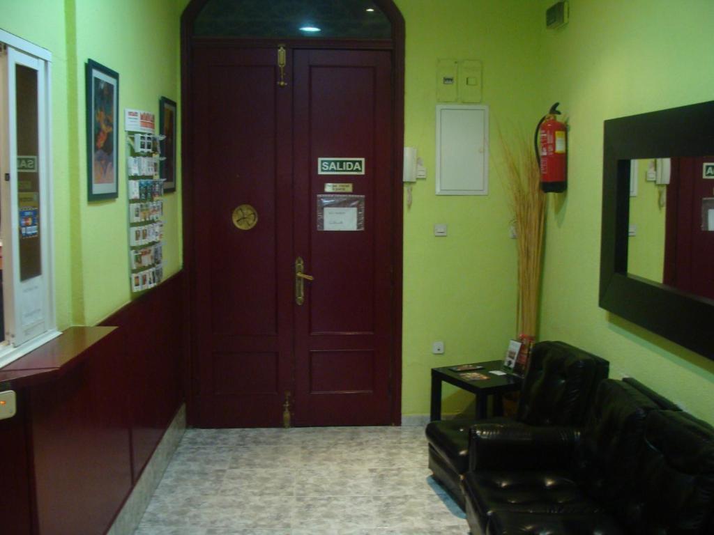 Inter Puerta Del Sol Pension Madrid Ruang foto