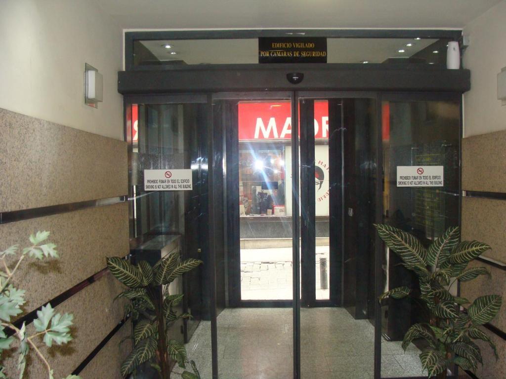 Inter Puerta Del Sol Pension Madrid Bagian luar foto