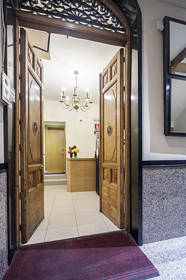 Inter Puerta Del Sol Pension Madrid Bagian luar foto